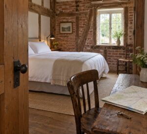 how to find a hotel in a historic building
